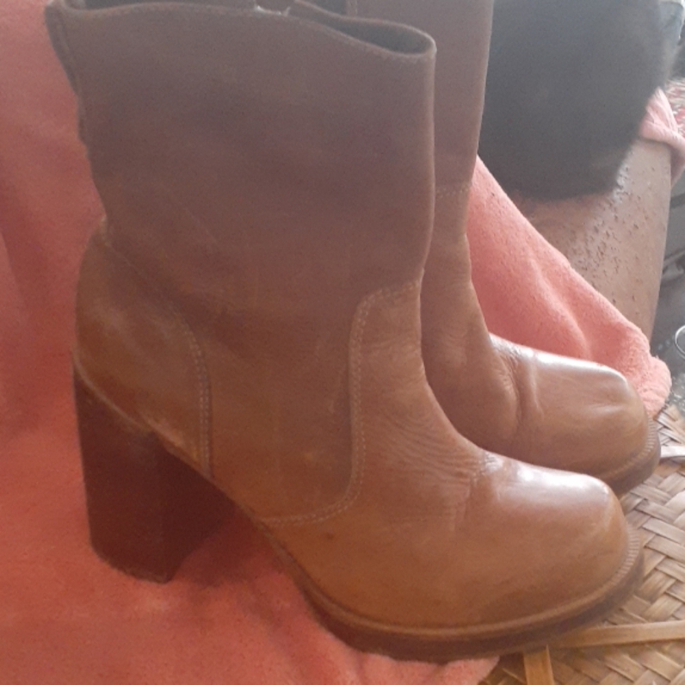 Vintage Bongo boots